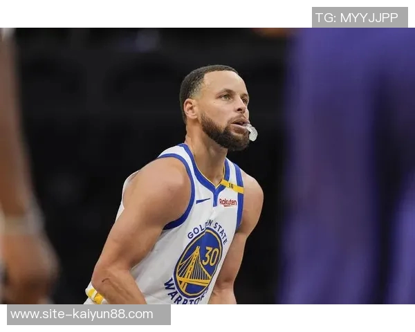 假期学习不放松库里首节火力全开轰下11分展现超强状态 假期学习不放松库里首节火力全开轰下11分展现超强状态