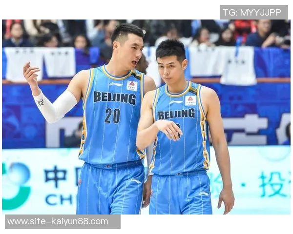 翟晓川与赵睿方硕共赏王楚钦比赛现场气氛热烈嗓音嘶哑尽显激情 翟晓川与赵睿方硕共赏王楚钦比赛现场气氛热烈嗓音嘶哑尽显激情